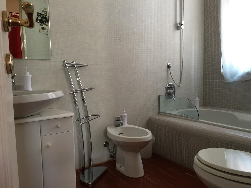 Il Giardino Nascosto Bed & Breakfast บุสโตอาร์ซีซีโอ ห้อง รูปภาพ